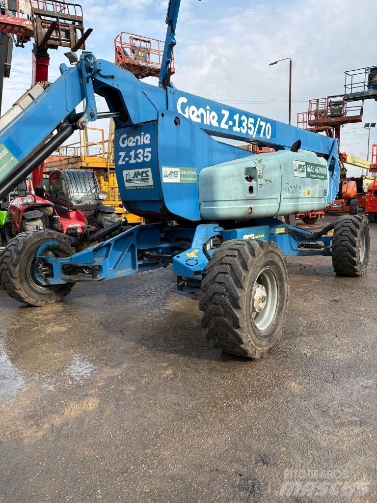 Genie Z 135/70 رافعات سلة مفصلية