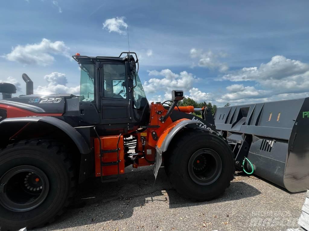 Hitachi ZW 220 لوادر بعجل