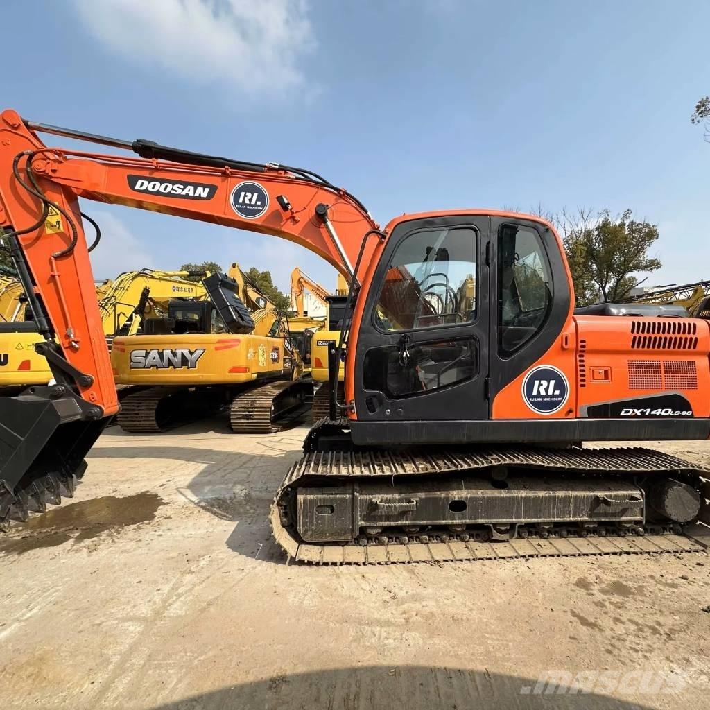 Doosan DX140LC-9C حفارات زحافة
