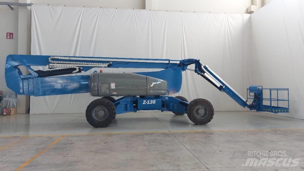 Genie ZX 135/70 رافعات سلة مفصلية