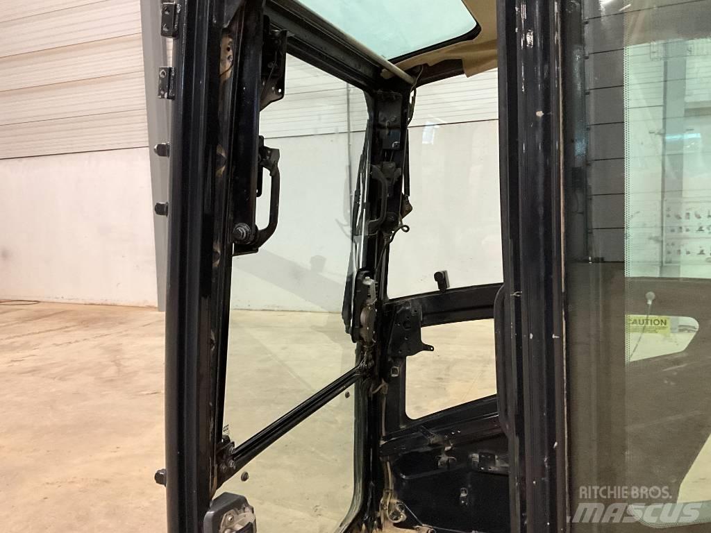 Kubota U 56-5 كابينة والداخلية