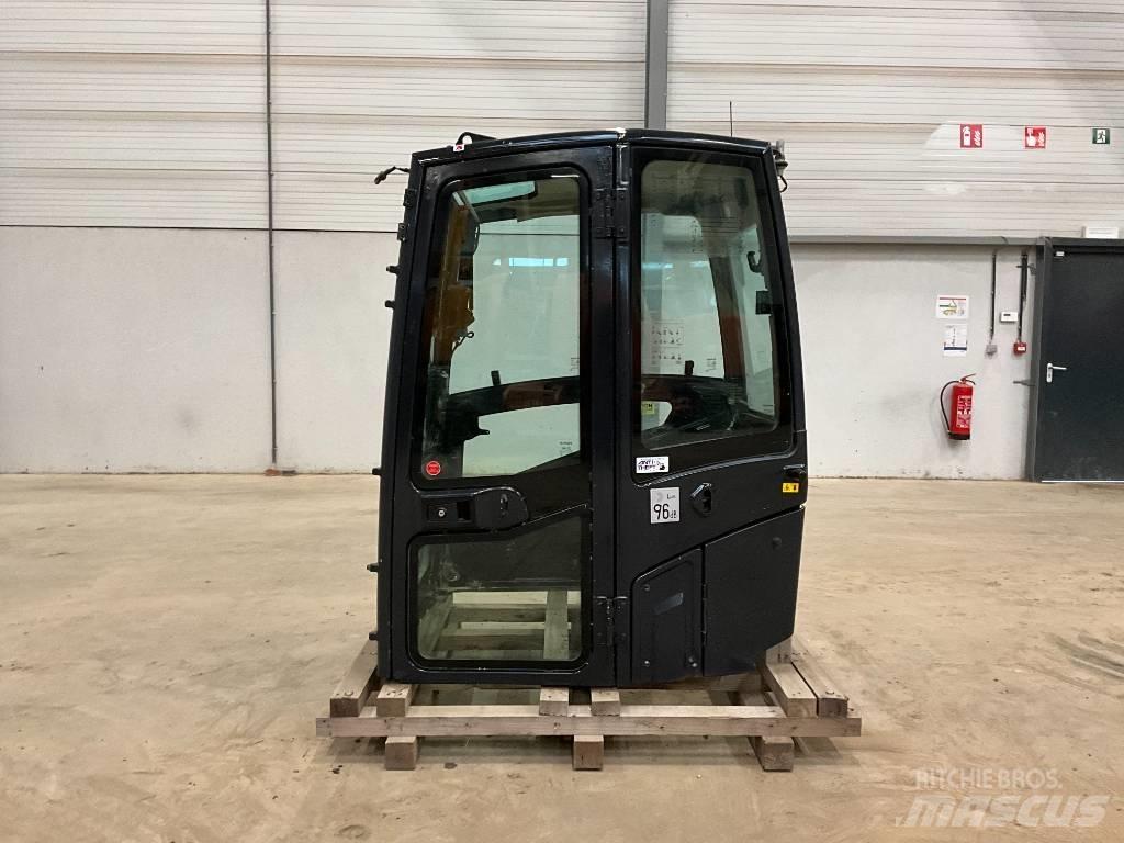 Kubota U 56-5 كابينة والداخلية