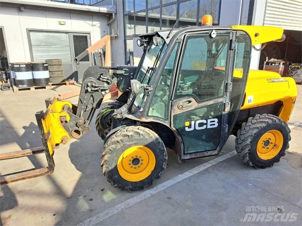 JCB 516-40 AGRI ماكينات زراعية أخرى