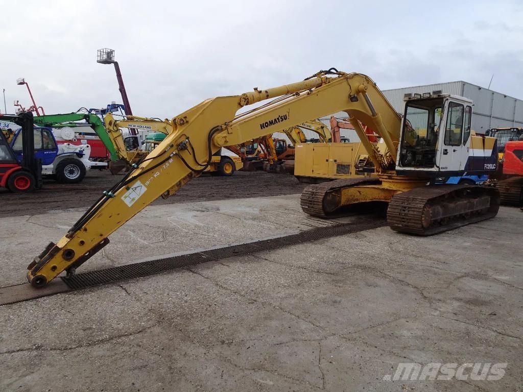 Komatsu PC210LC-5K حفارات زحافة