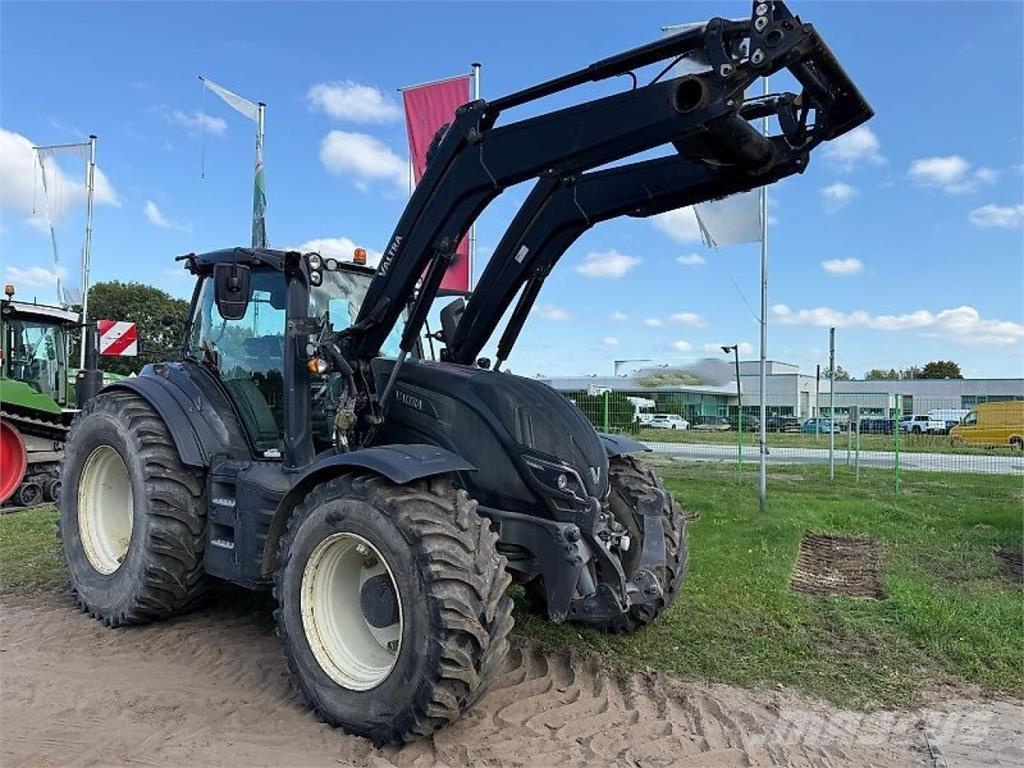Valtra T 254 Versu الجرارات