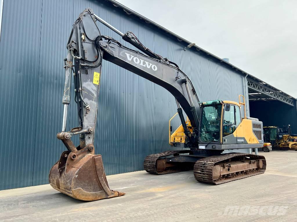 Volvo EC250E L حفارات زحافة