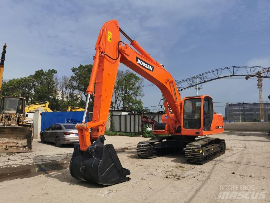 Doosan DX225LC حفارات زحافة