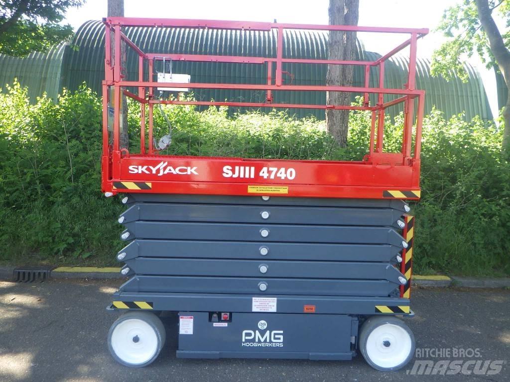 SkyJack SJ4740 رافعات مقصية الشكل