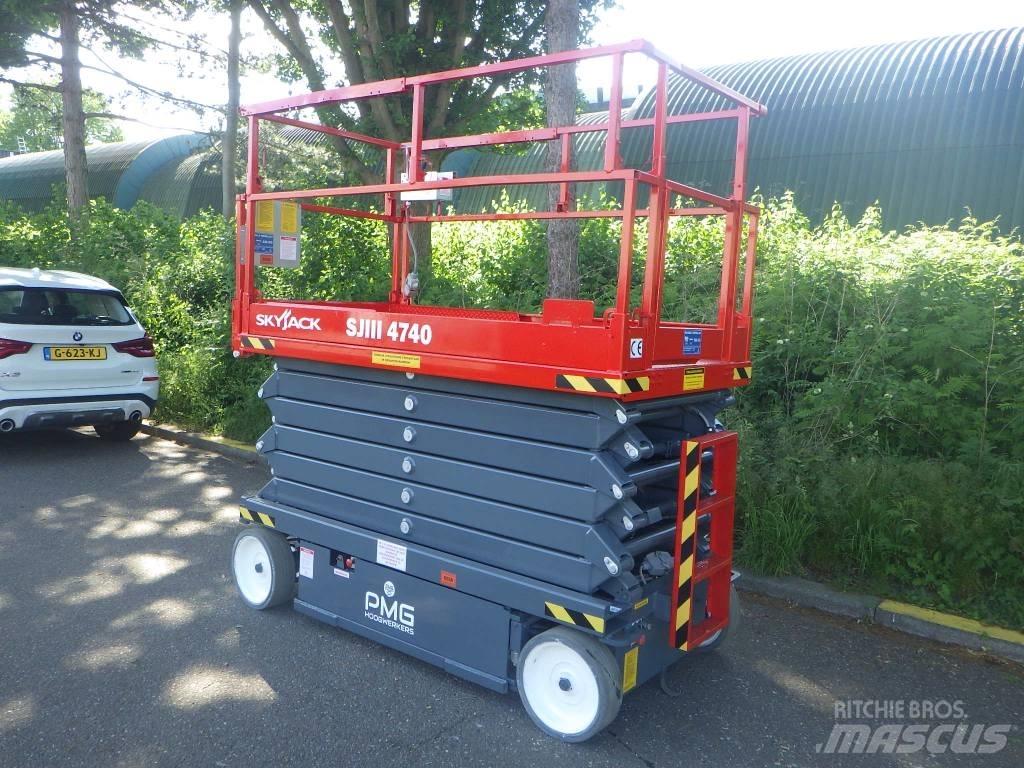 SkyJack SJ4740 رافعات مقصية الشكل