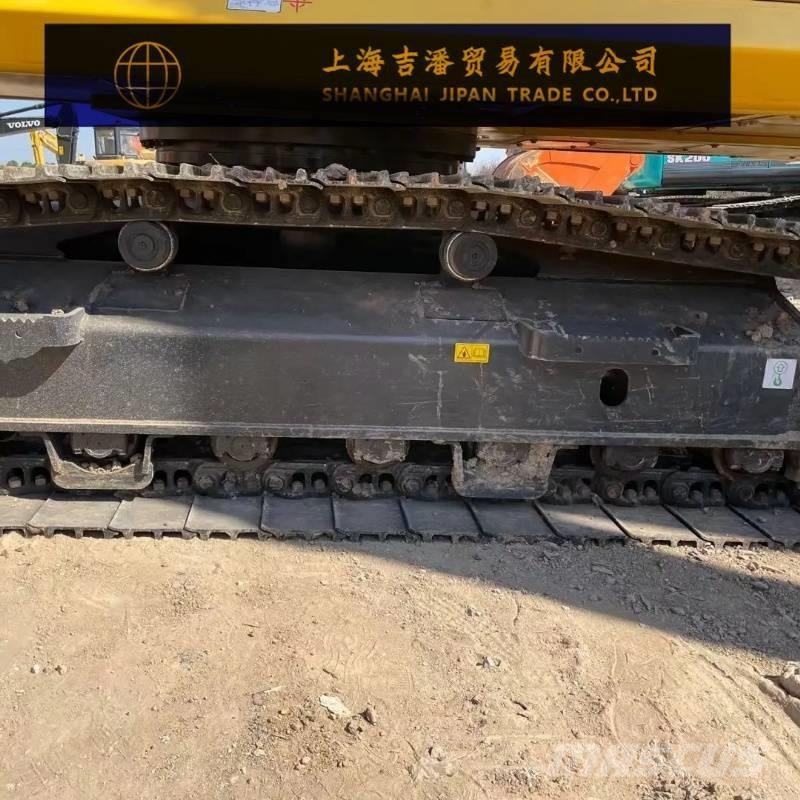 Komatsu PC 220 حفارات زحافة