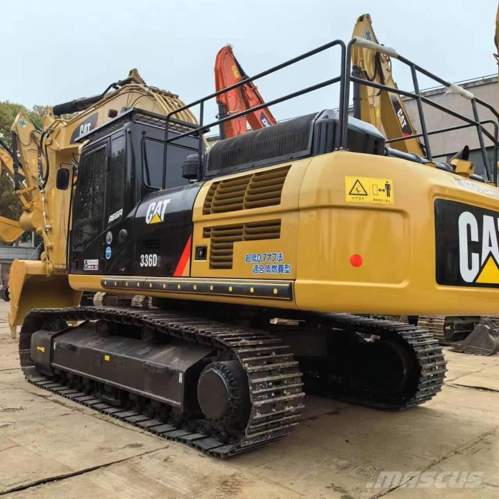 CAT 336 D حفارات زحافة
