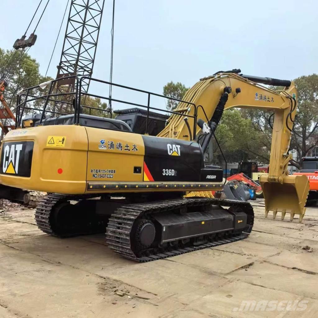 CAT 336 D حفارات زحافة