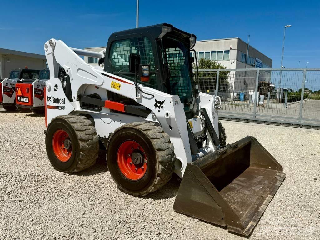 Bobcat S 850 لوادر انزلاقية التوجيه