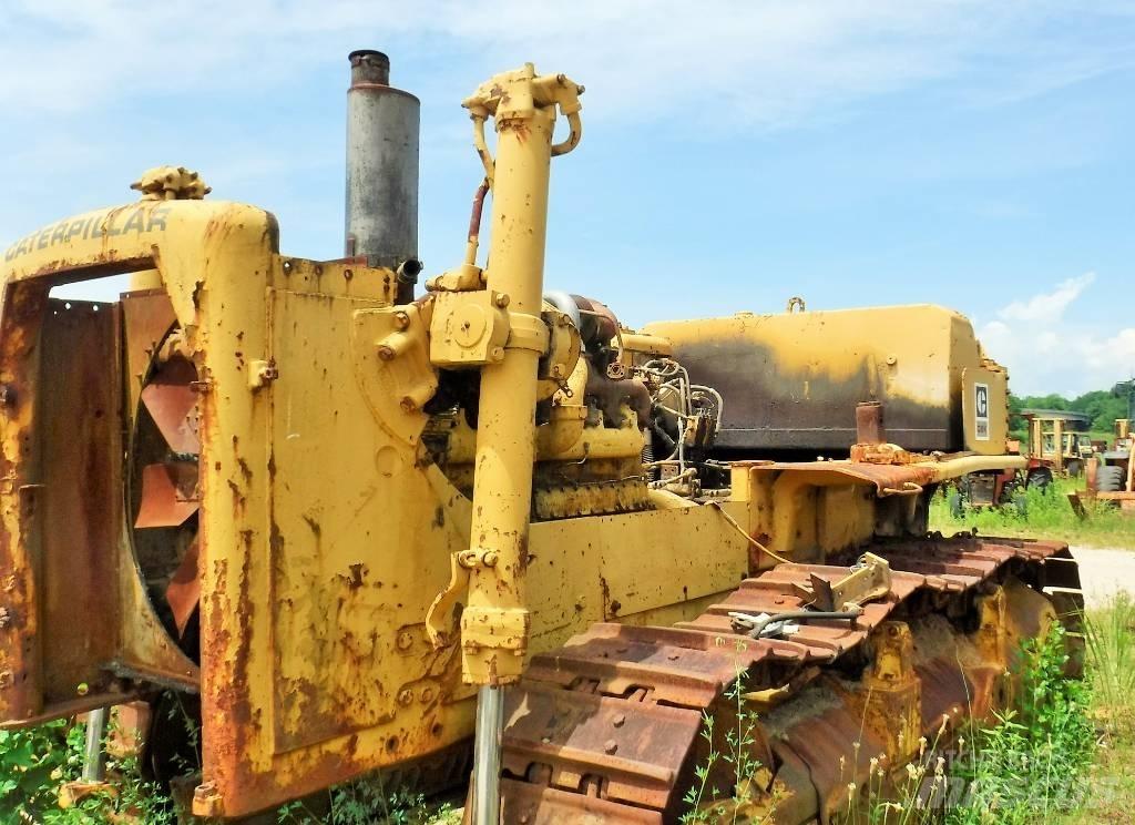CAT D 8 K بلدوزرات مجنزرة