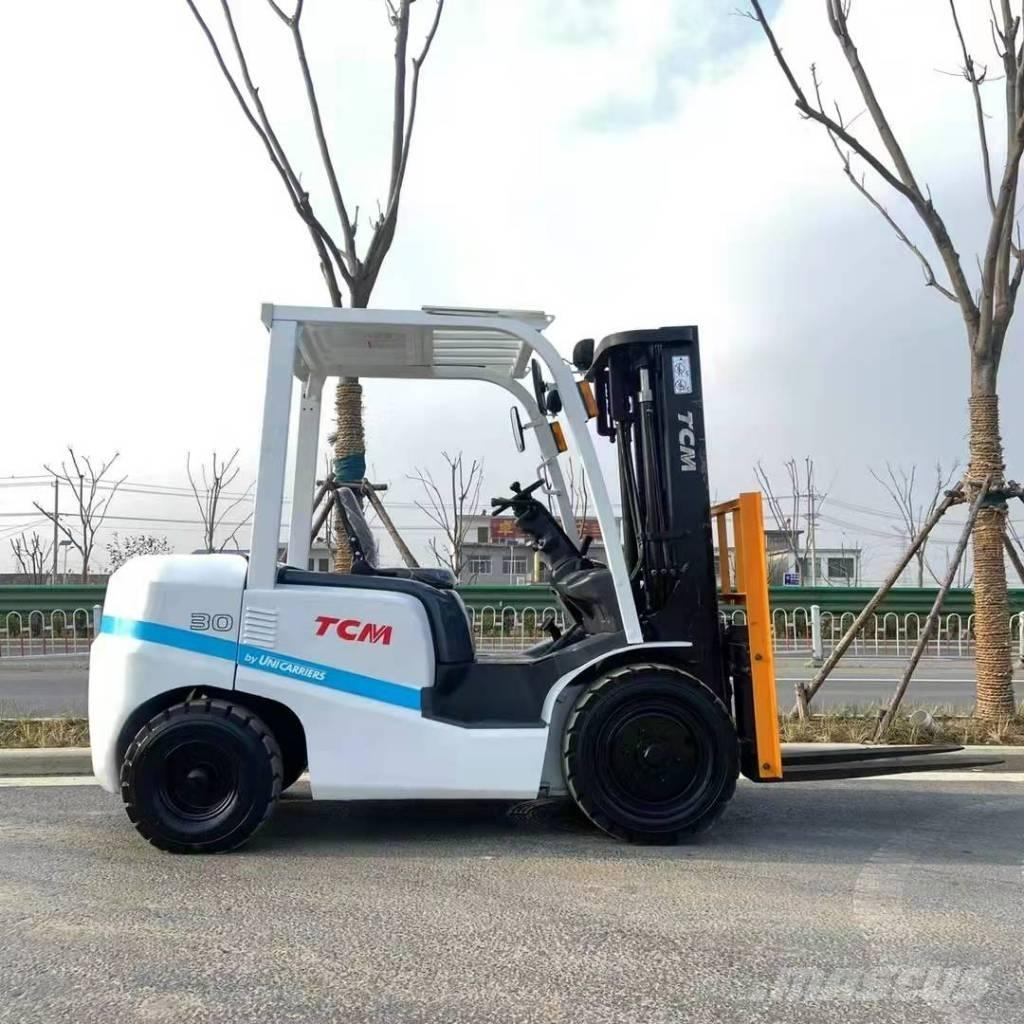 TCM FD 30 شاحنات الديزل