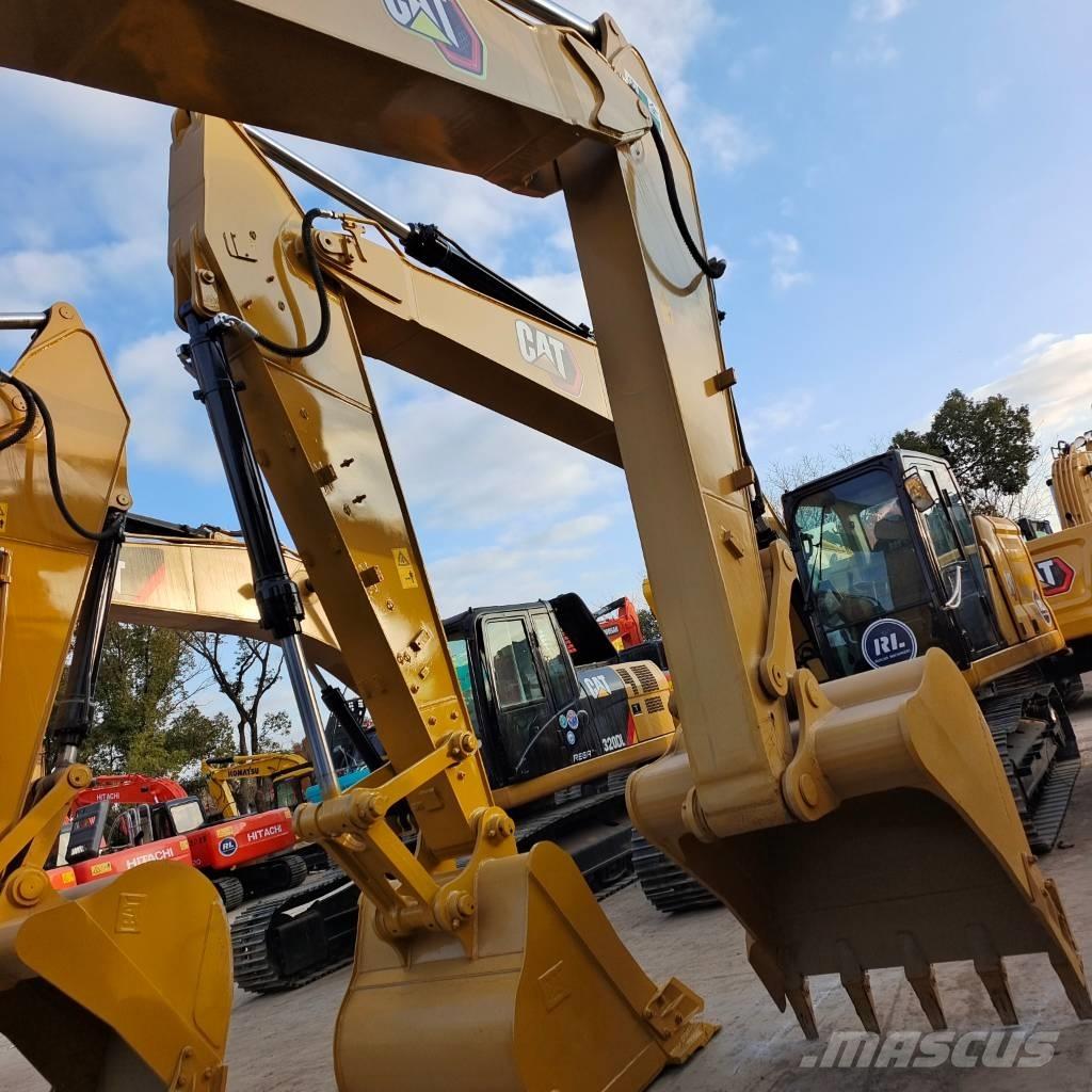 CAT 320 D حفارات زحافة