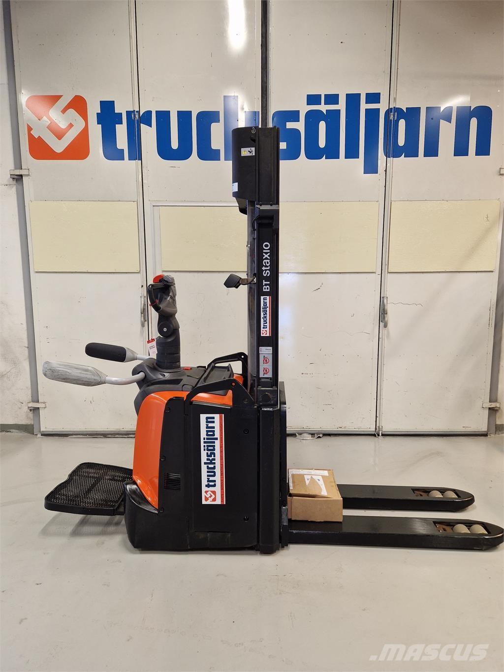 Toyota SPE120L شاحنات مناولة ذاتية الدفع