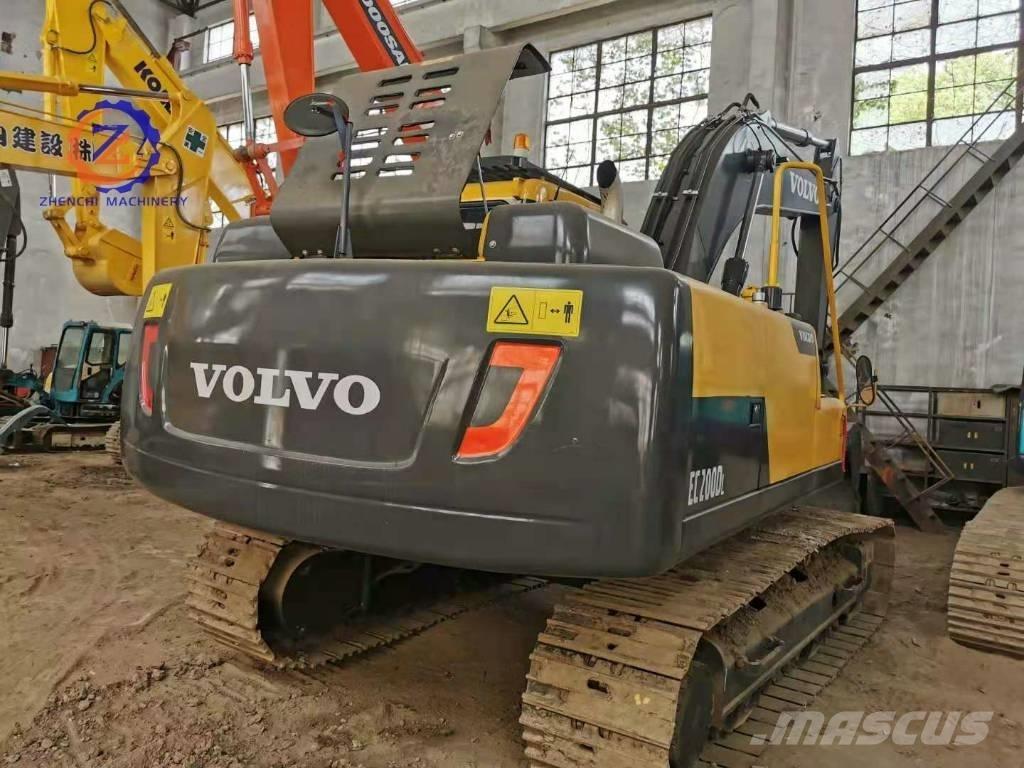 Volvo EC 200 حفارات زحافة