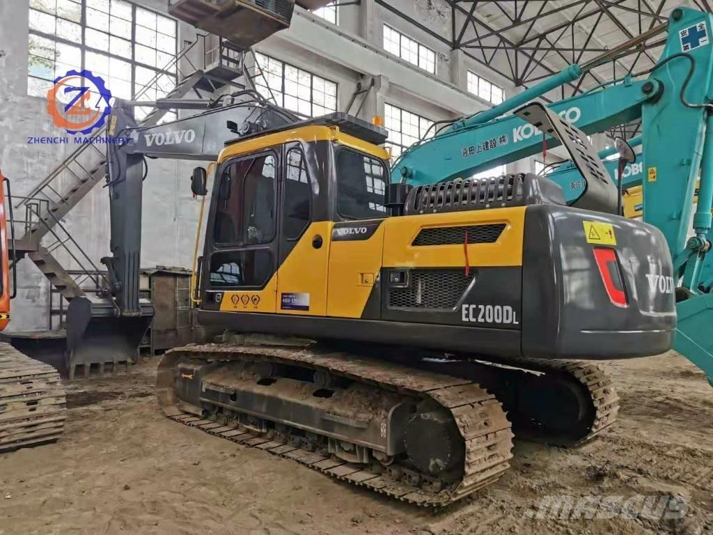 Volvo EC 200 حفارات زحافة