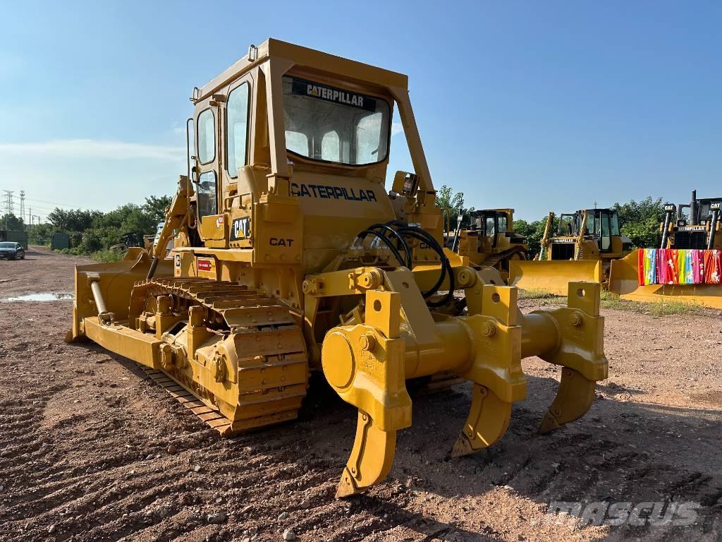 CAT D7G بلدوزرات مجنزرة