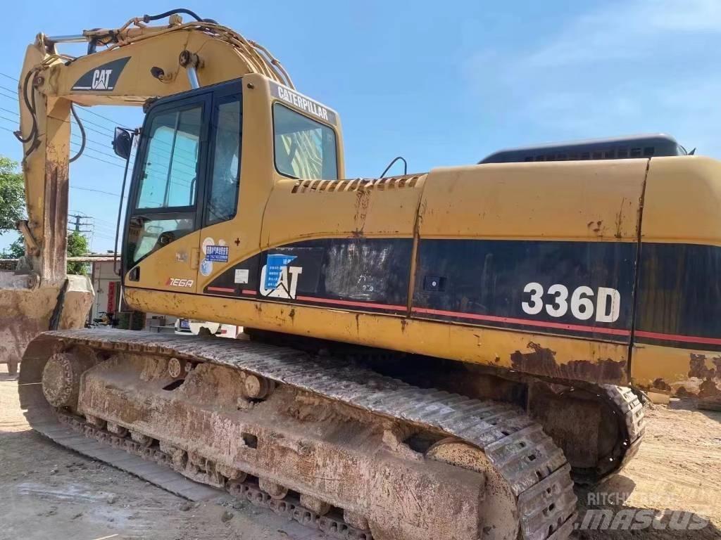 CAT 336 D حفارات زحافة