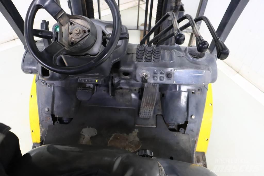 Komatsu FD25T-16 شاحنات الديزل