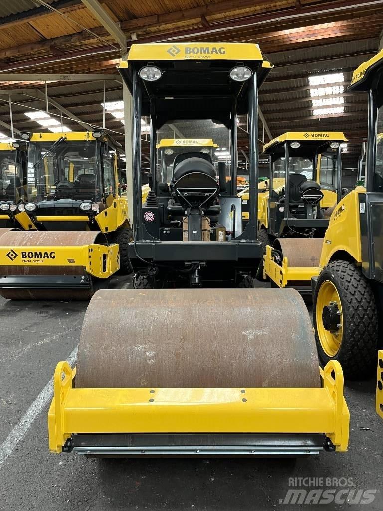 Bomag BW 124 DH-5 مداحل أحادية الأسطوانة