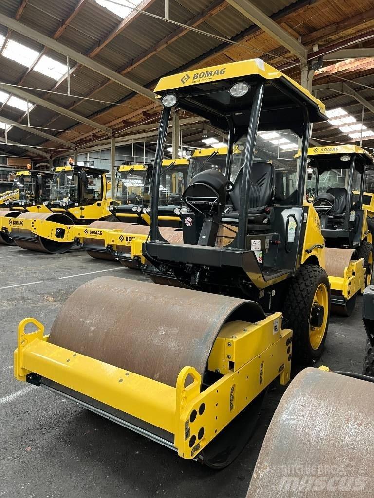 Bomag BW 124 DH-5 مداحل أحادية الأسطوانة