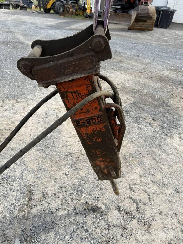 NPK E 200 ( S40 ) مطارق / كسارات