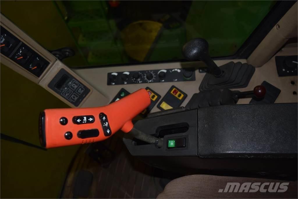 John Deere 2064 حصادات