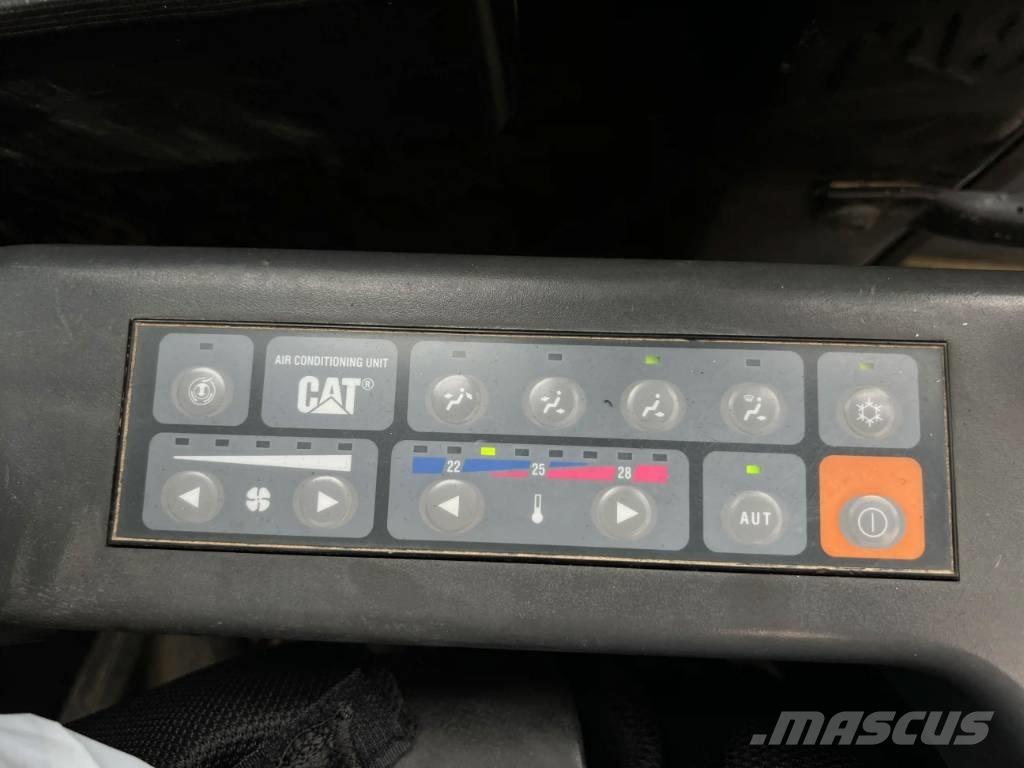 CAT 321D LCR حفارات زحافة