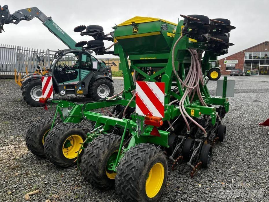 John Deere 750 A مثاقيب