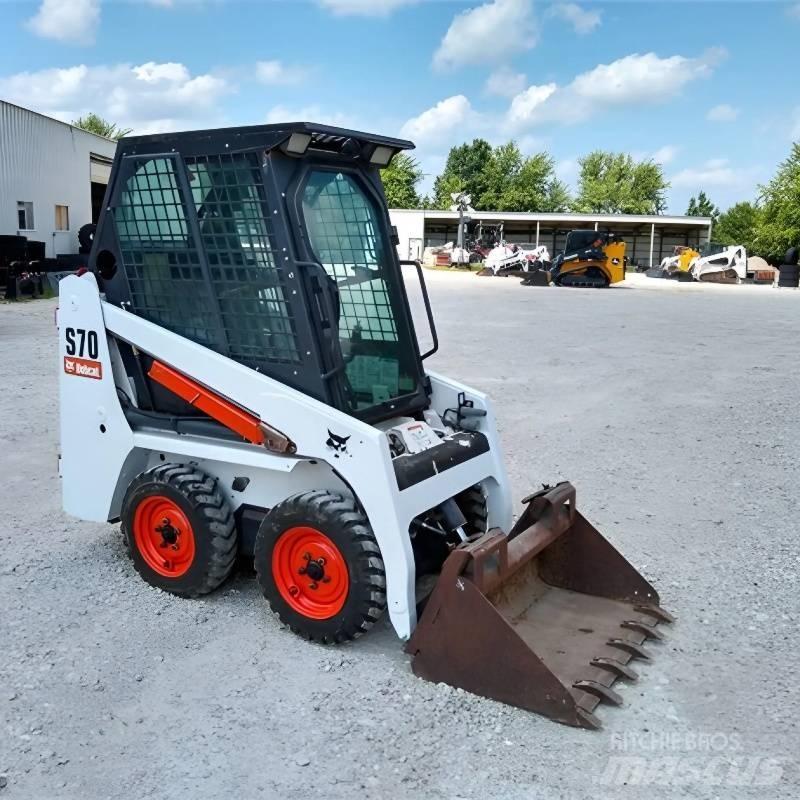 Bobcat S 70 لوادر انزلاقية التوجيه