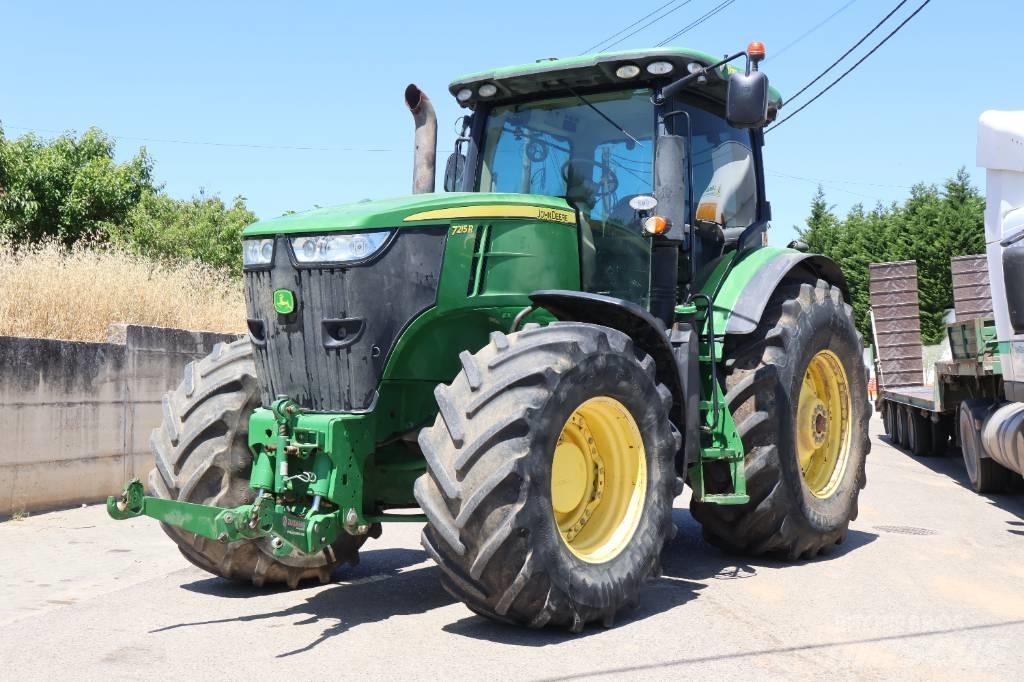 John Deere 7215 R الجرارات