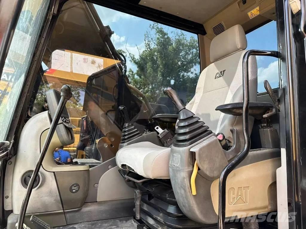 CAT 315D2 حفارات زحافة