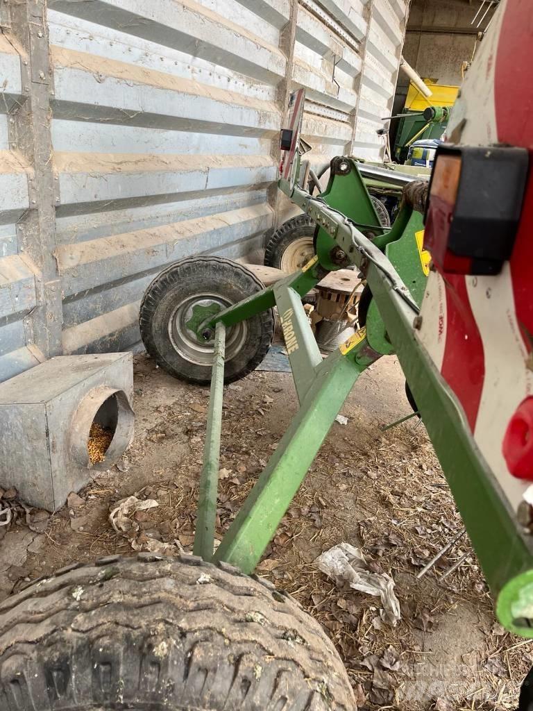 Krone KWT 882 مكابس وميبسات التبن