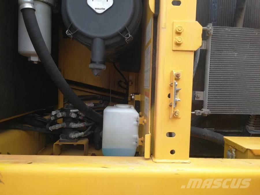 Komatsu pc200-8 حفارات زحافة