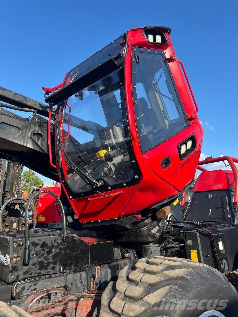 Komatsu 931 XC حصادات