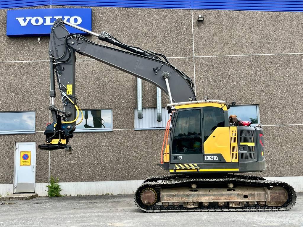 Volvo ECR 235 E حفارات زحافة