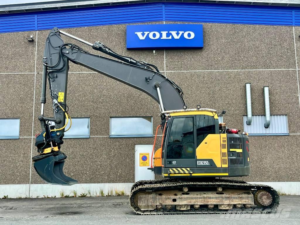 Volvo ECR 235 E حفارات زحافة