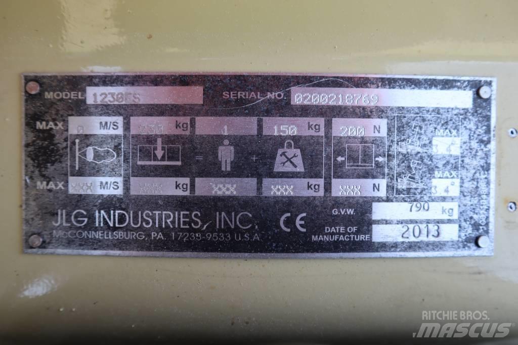 JLG 1230ES رافعات السارية الرأسية