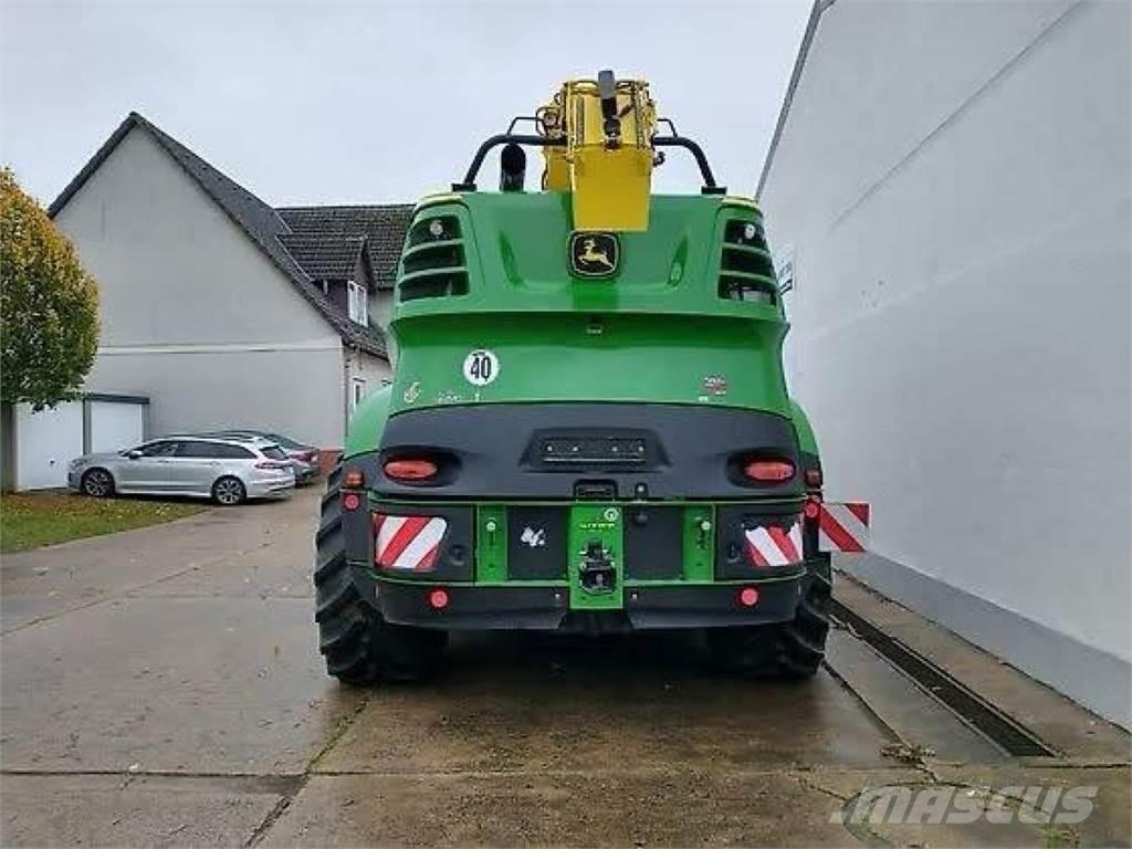 John Deere 8600 علافات ذاتية الدفع