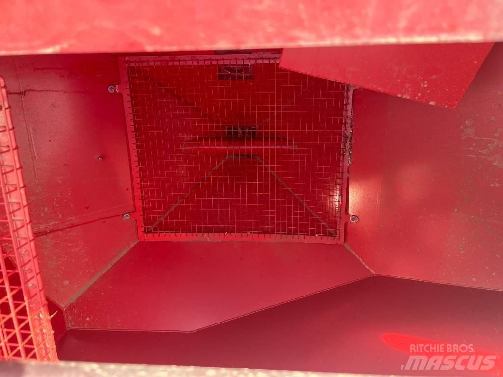 Horsch Pronto 6 KR مثاقيب مدمجة