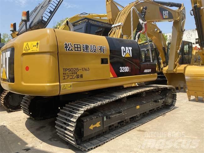 CAT 320 D2 حفارات زحافة