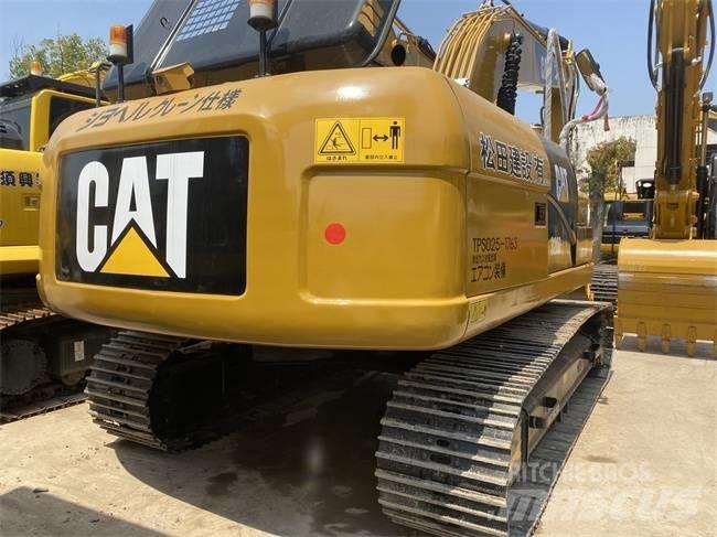 CAT 320 D2 حفارات زحافة