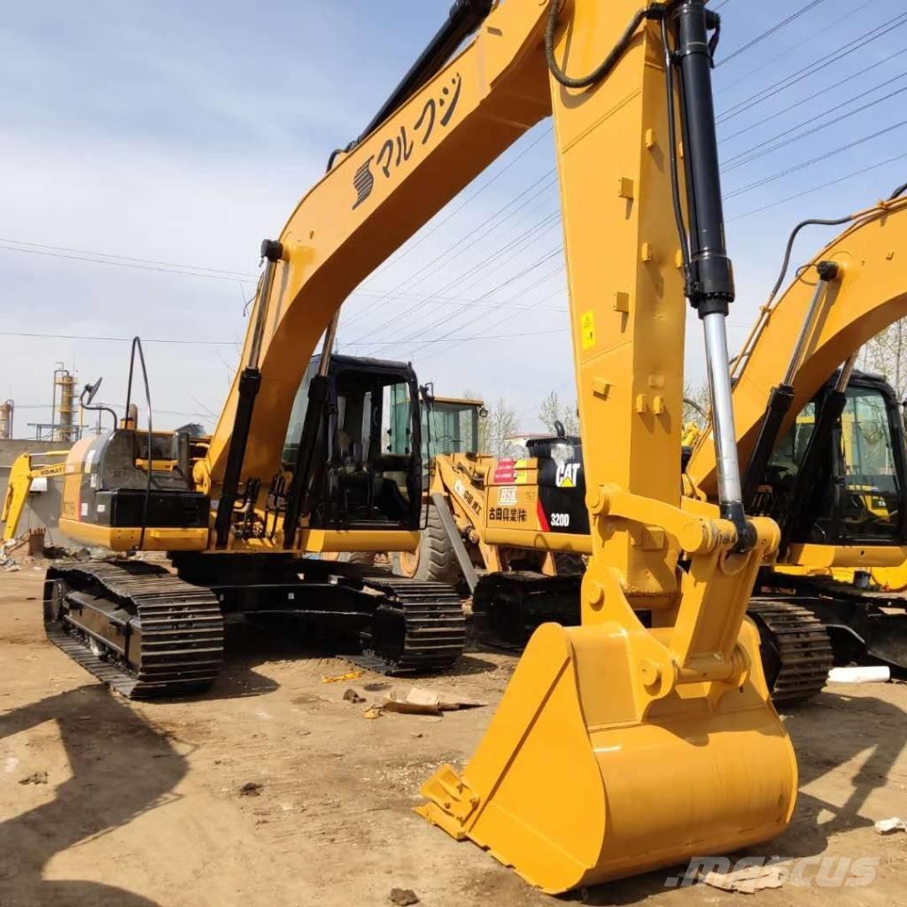 CAT 320D حفارات زحافة
