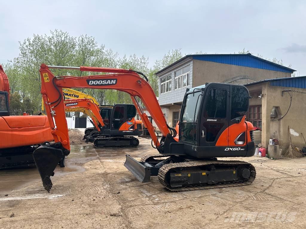 Doosan DX60 حفارات زحافة