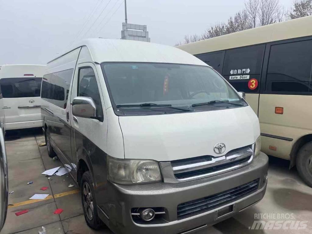 Toyota Hiace حافلة داخل المدينة