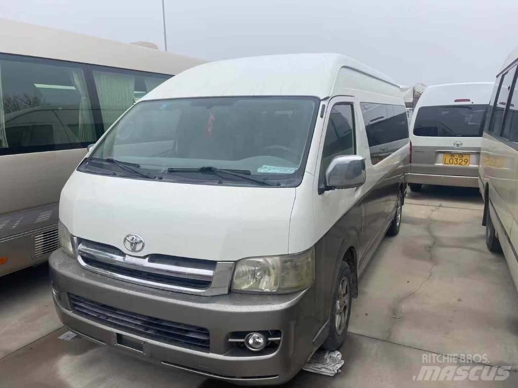 Toyota Hiace حافلة داخل المدينة