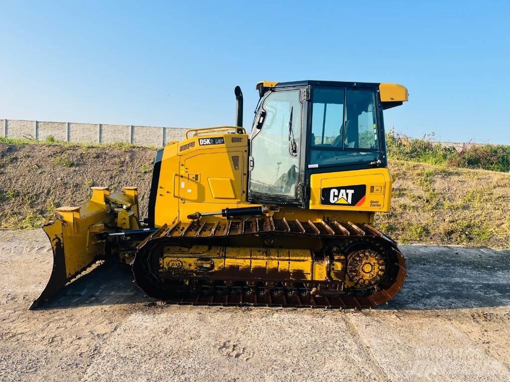 CAT D 5 K 2 LGP بلدوزرات مجنزرة